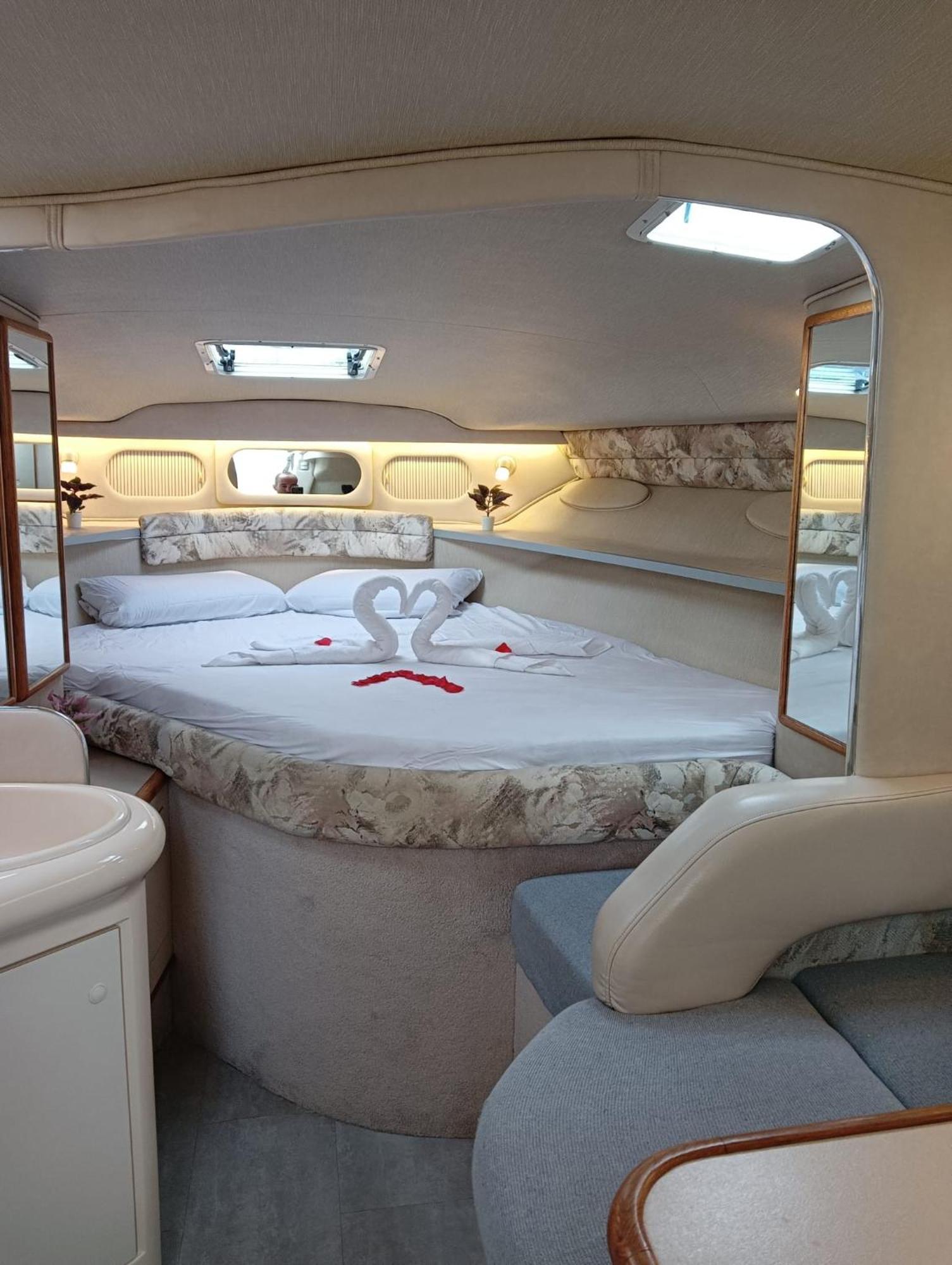 Diagonal Mar Sailboat 호텔 산트 아드리아 데 베소스 외부 사진