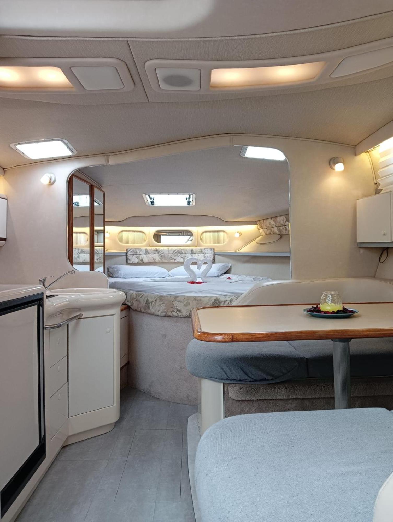 Diagonal Mar Sailboat 호텔 산트 아드리아 데 베소스 외부 사진